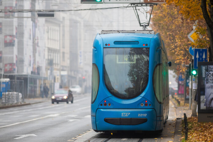 Foggy Walk Around The City With My Canon 300mm f/4: Catching The Trams Foggy Walk Around The City With My Canon 300mm f/4: Catching The Trams