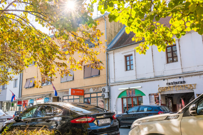 Autumn Street Scenes in Vukovar Autumn Street Scenes in Vukovar