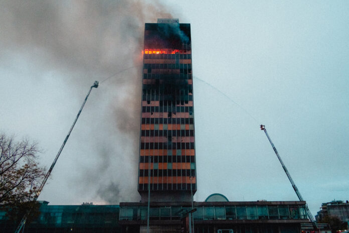 Massive Fire Breaks Out at Zagreb’s Iconic Vjesnik Skyscraper, One of the City’s Best-Known Landmarks Massive Fire Breaks Out at Zagreb’s Iconic Vjesnik Skyscraper, One of the City’s Best-Known Landmarks